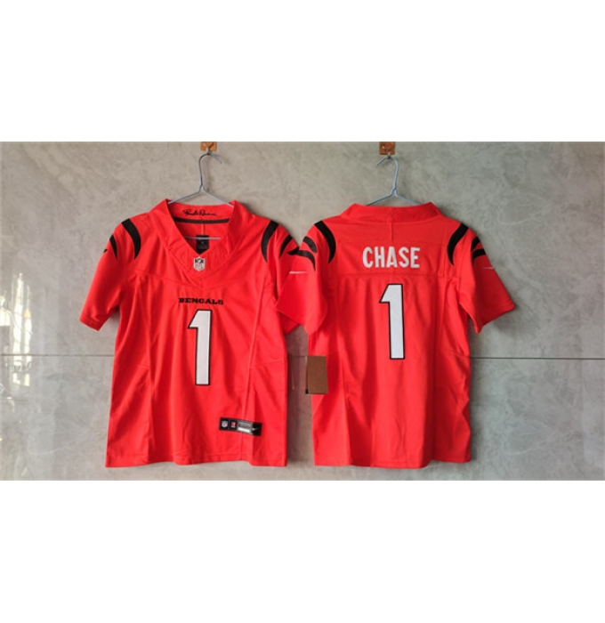 Women's Cincinnati Bengals #1 Ja'Marr Chase Orange F.U.S.E. Vapor Football Stitched Jersey(Run Small)